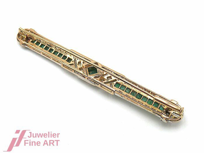 Brosche -18K/750 GG/WG - 18 Smaragde zus. 2,0 ct - Diamanten zus. 1,50 ct W/SI