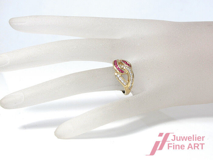 Ring 585/14K Gelbgold - 11 Rubine ca. 0,30 ct - 12 Diamanten ca. 0,70 ct TW-VSI