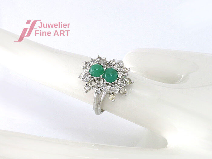 Ring in 14K/585 WG - 2 Smaragde Cabo. - Brillanten 1,30 ct W/P - Gr. 56,5 6,1 g