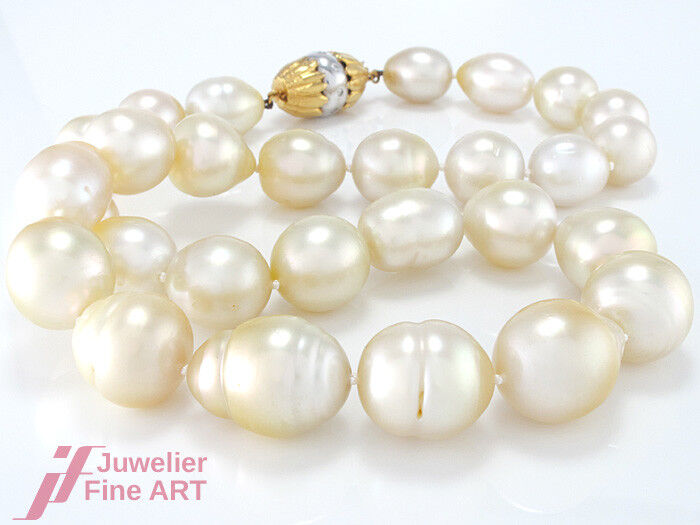 Südsee-Perlencollier mit 18- Gold-Schließe -Brillanten ca.0,10 ct W/SI - 46 cm