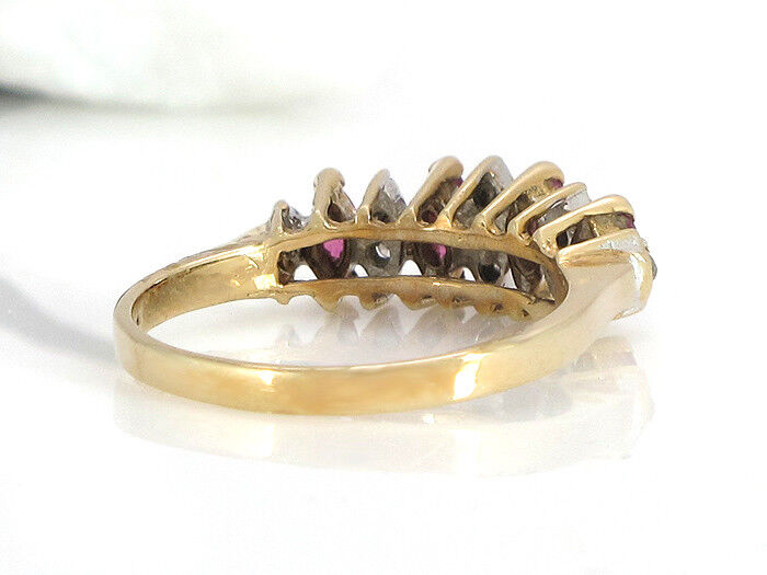 Ring 585/14K Gelbgold Diamanten Rubine rot Navette Größe 52