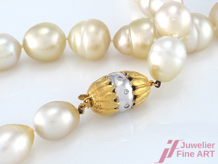 Südsee-Perlencollier mit 18- Gold-Schließe -Brillanten ca.0,10 ct W/SI - 46 cm