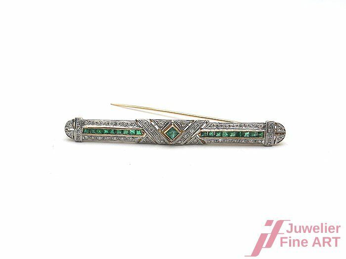 Brosche -18K/750 GG/WG - 18 Smaragde zus. 2,0 ct - Diamanten zus. 1,50 ct W/SI