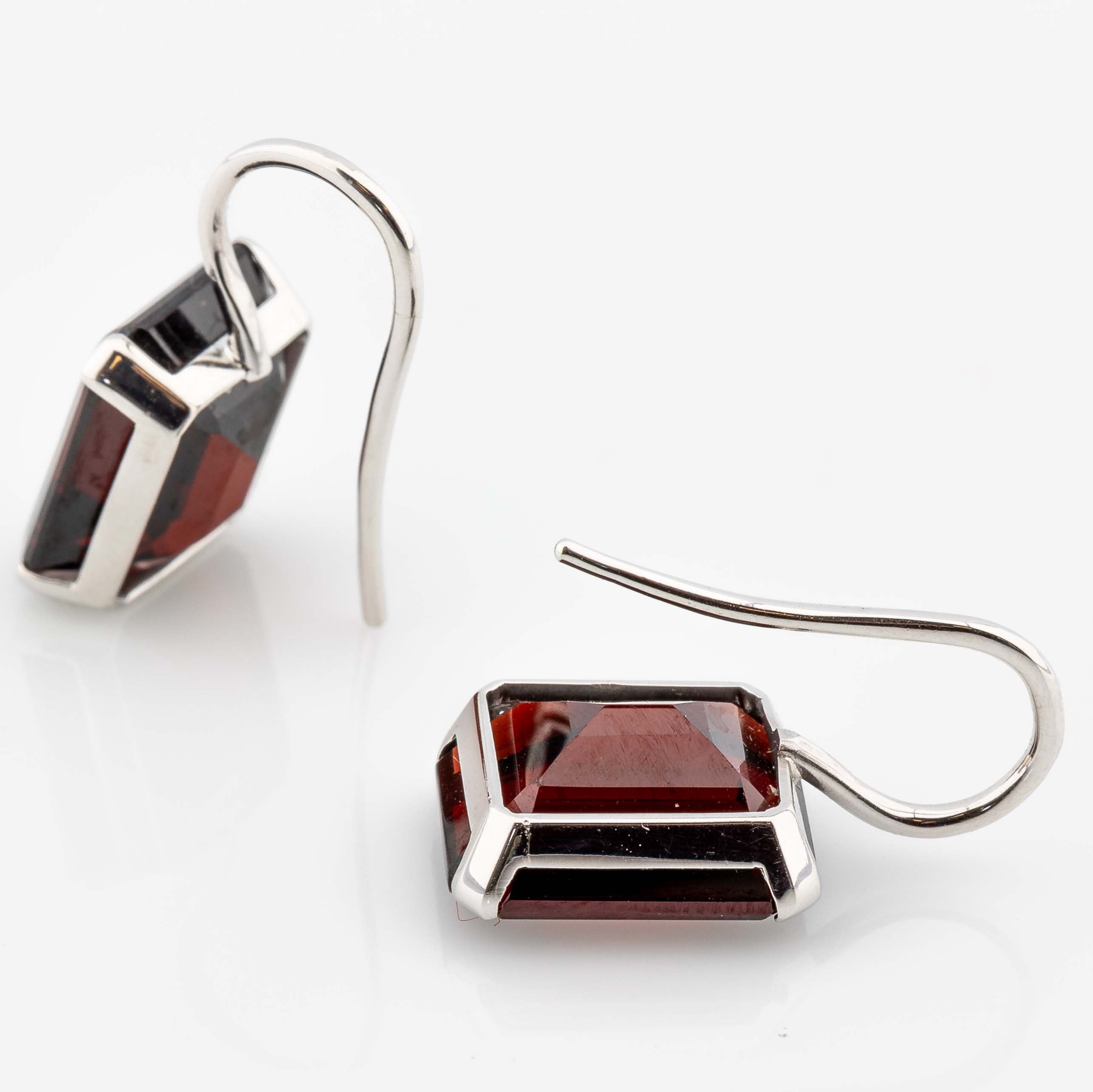 Granat-Ohrringe 18K/750 Weißgold 15,06ct 4,62g