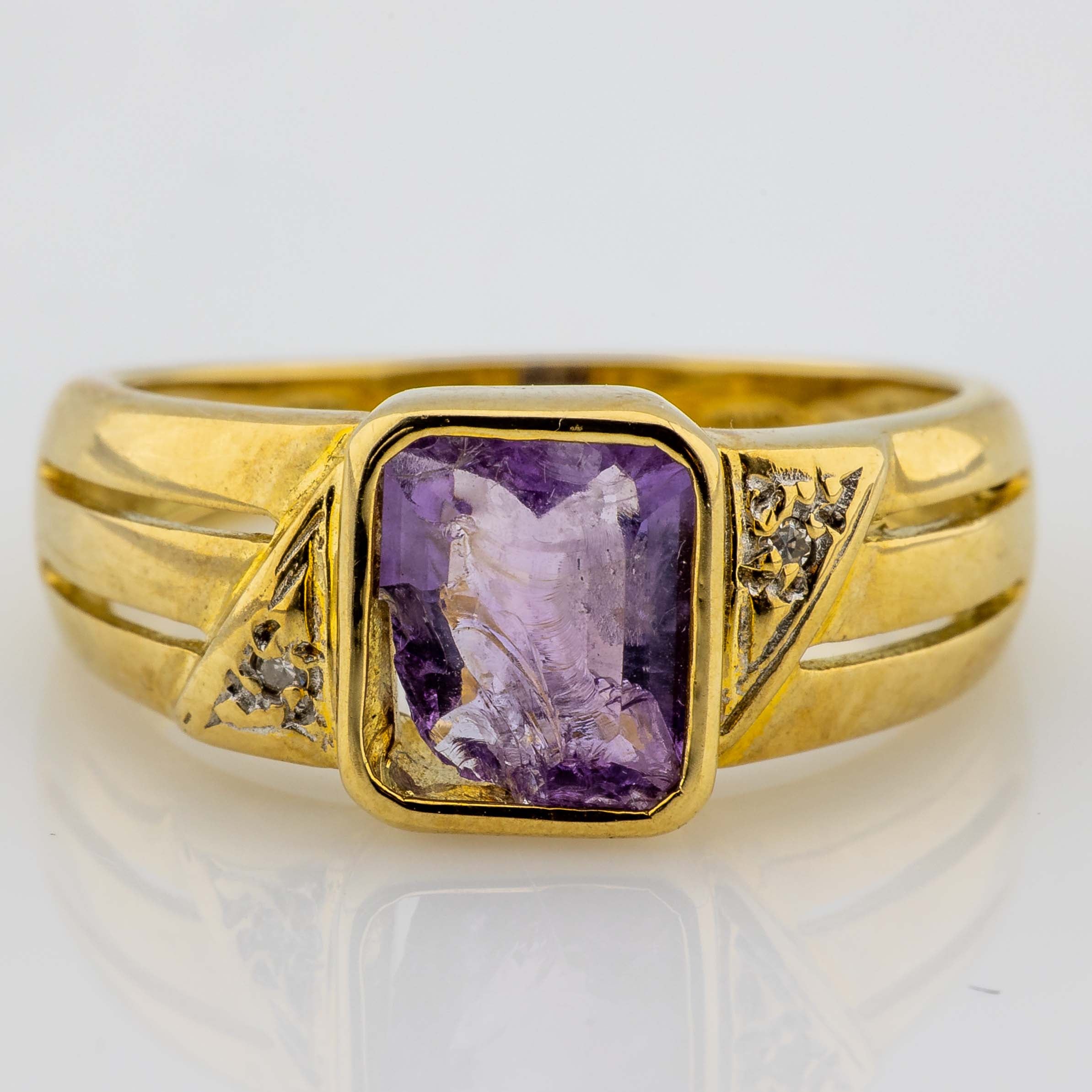 Amethyst-Ring 375/9K Gelbgold mit 2 Diamanten 3,18g Gr. 52