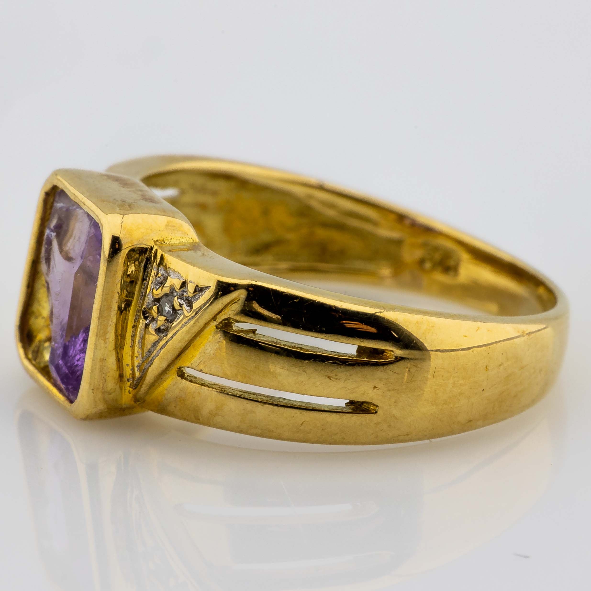 Amethyst-Ring 375/9K Gelbgold mit 2 Diamanten 3,18g Gr. 52