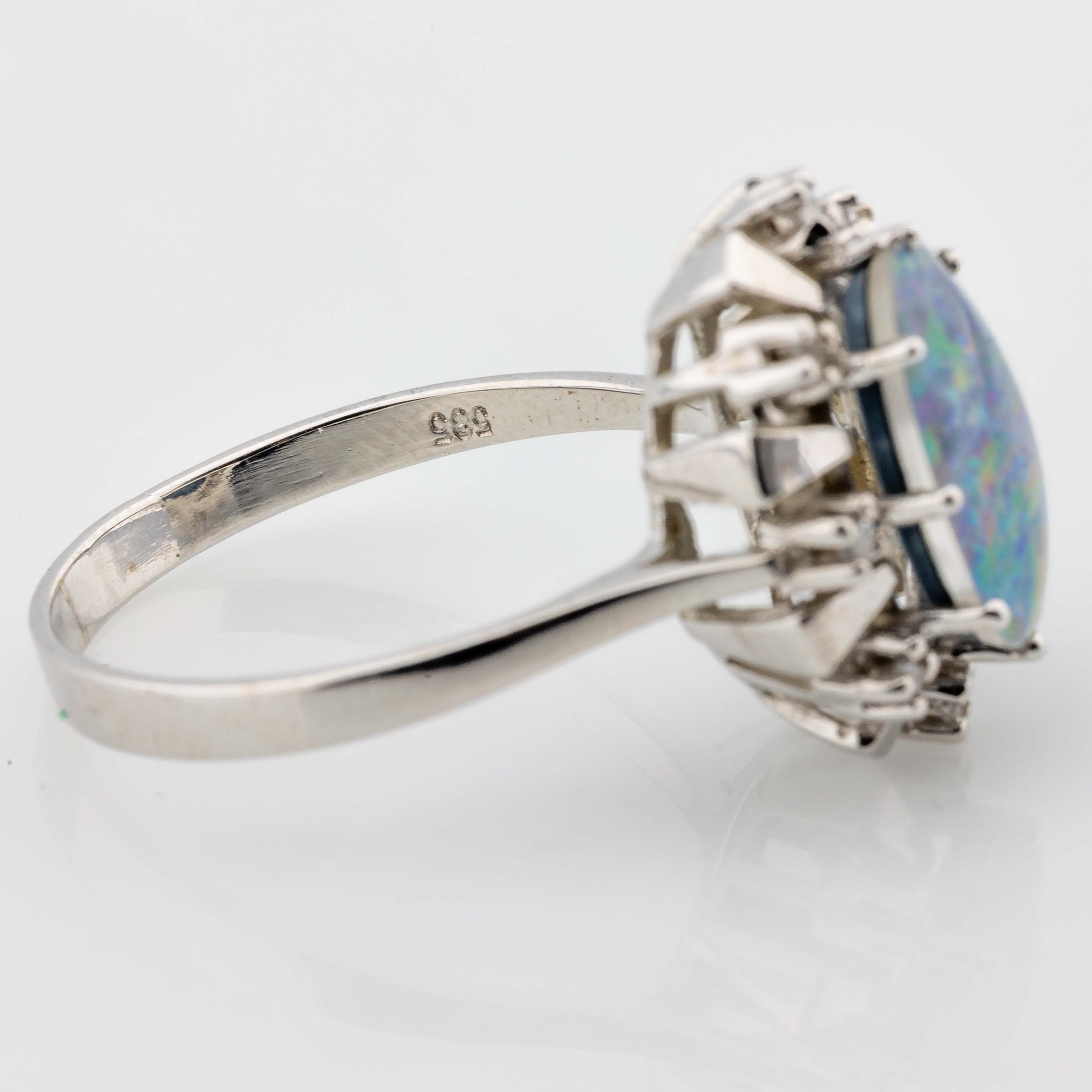 Opal-Ring 585/14K Weißgold Triplette Opal Diamanten 0,12ct W/Si